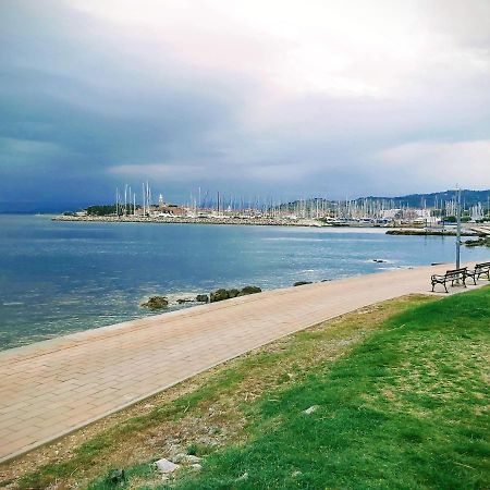 Apartmaji V Izoli Babic, Simonov Zaliv イゾラ エクステリア 写真
